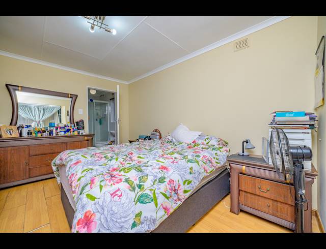 3.5 BEDROOM TOWNHOUSE FOR SALE IN THE WOLDS